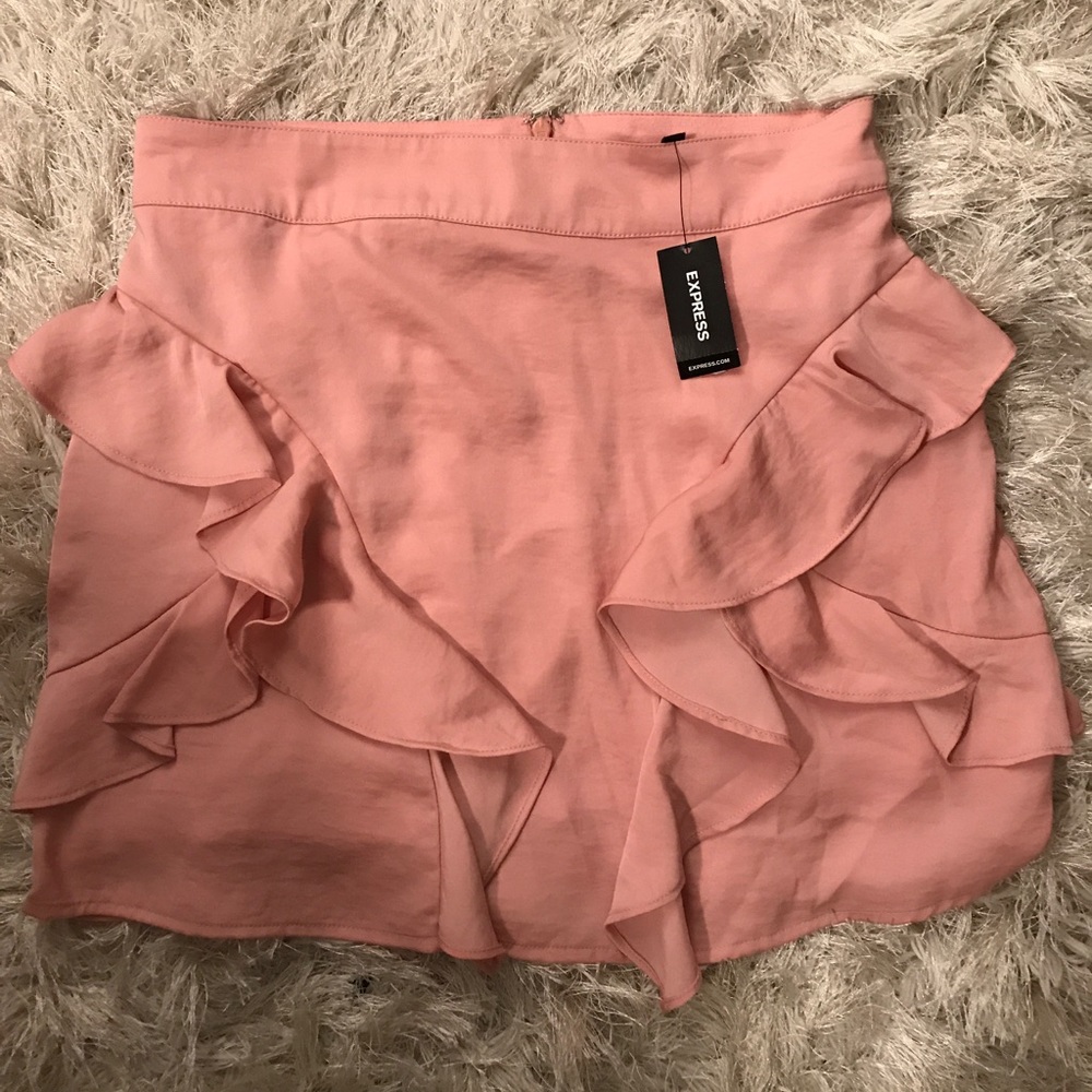 Silky ruffled skirt